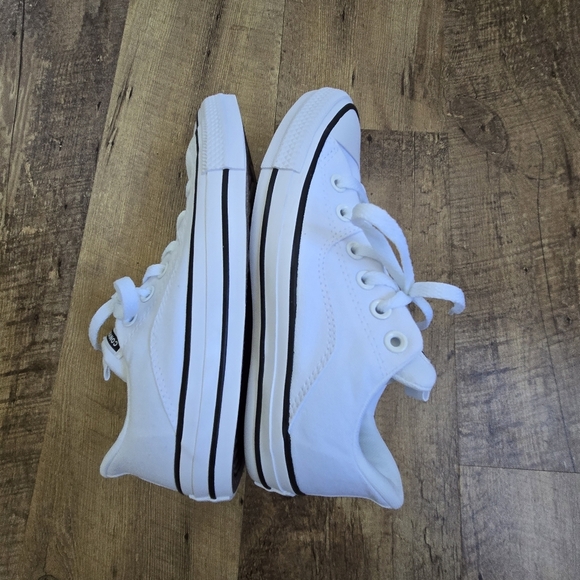 New Converse All Star Women's Size 7 White Low-Top Sneakers - Picture 6 of 10
